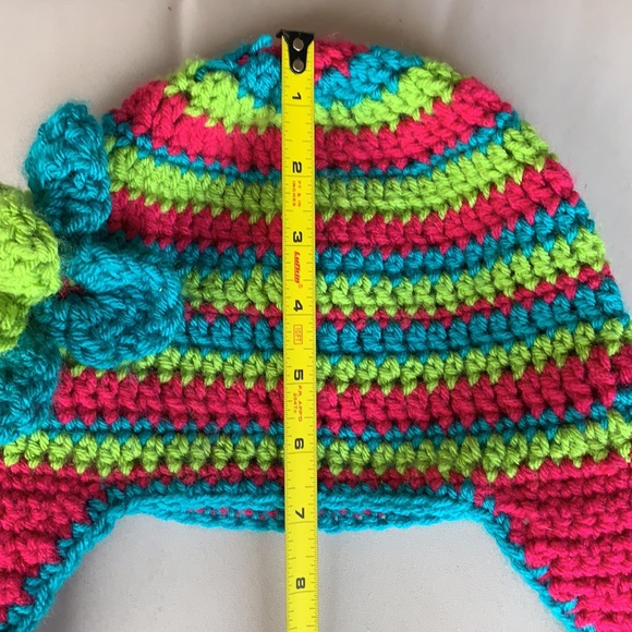 Child’s hand crocheted hat - Picture 5 of 5